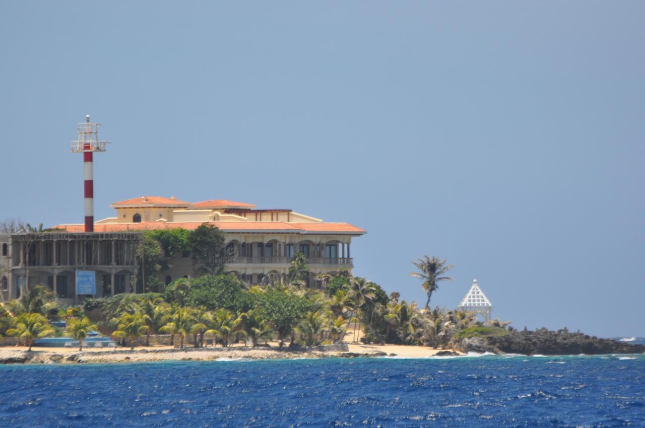 The Meridian At Lighthouse Point West Bay Exterior photo